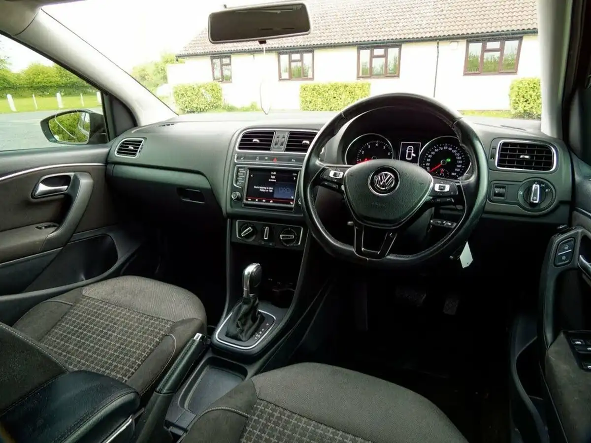 2015-volkswagen-polo-12-tsi-se-5d-dsg-big-30