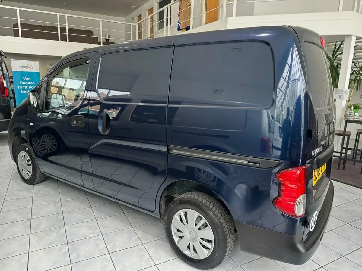 2019-nissan-nv200-15td-acenta-89bhp-crewcab-van-big-42