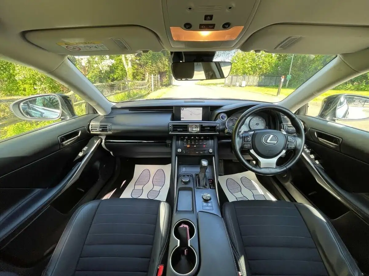 2017-lexus-is-300h-25-executive-edition-big-33