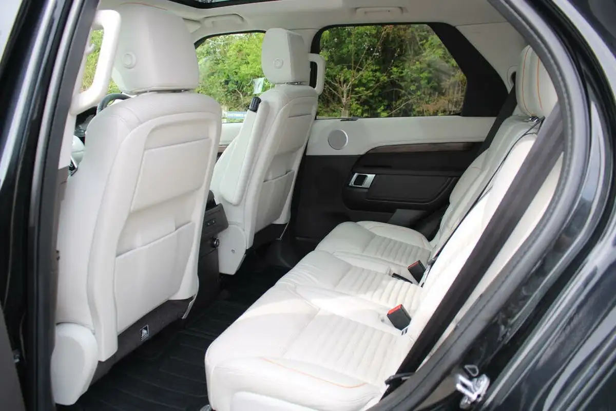 2019-land-rover-discovery-20-sd4-hse-big-23