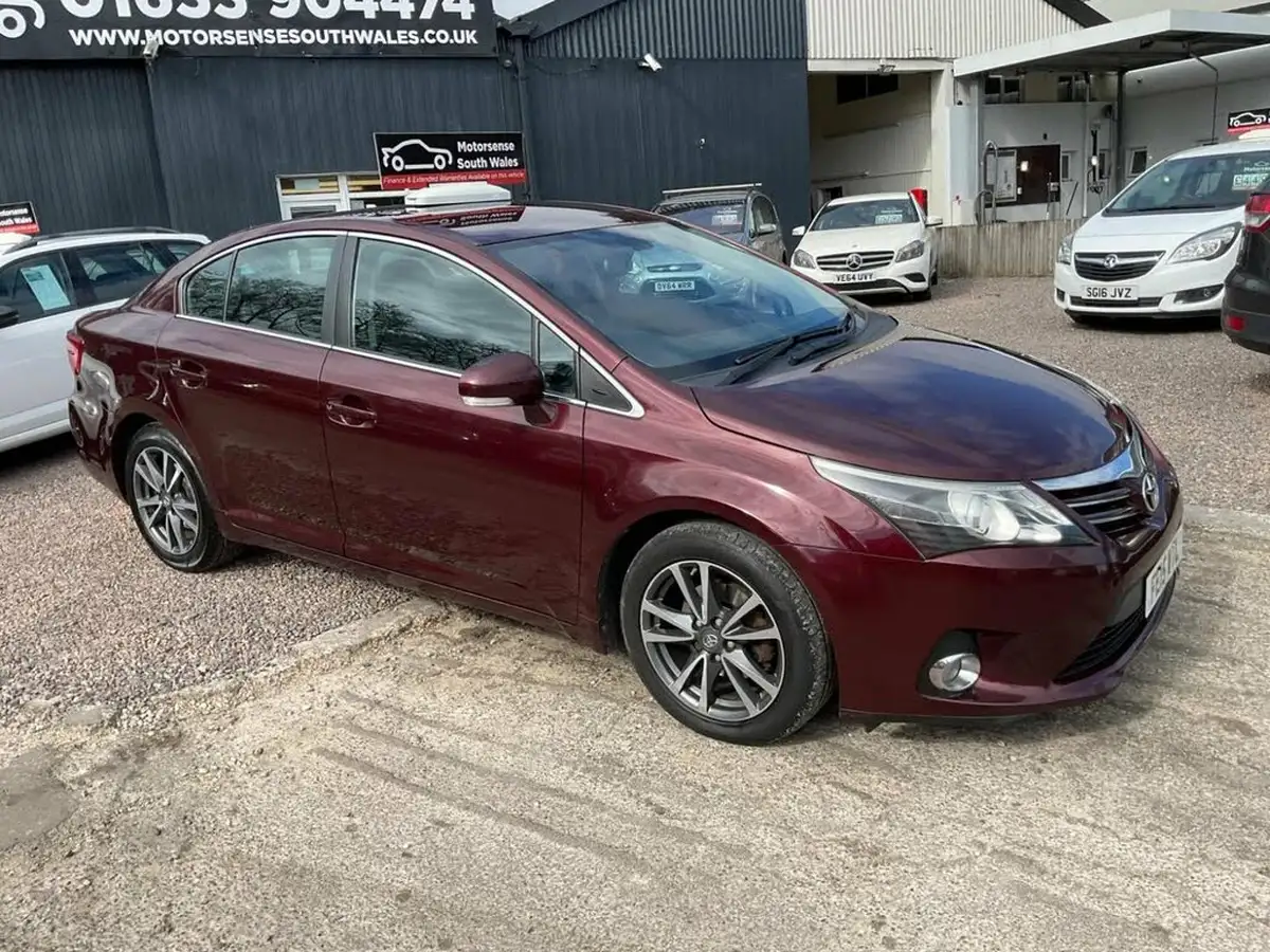 2015-toyota-avensis-20td-icon-business-edition-saloon-4d-big-53