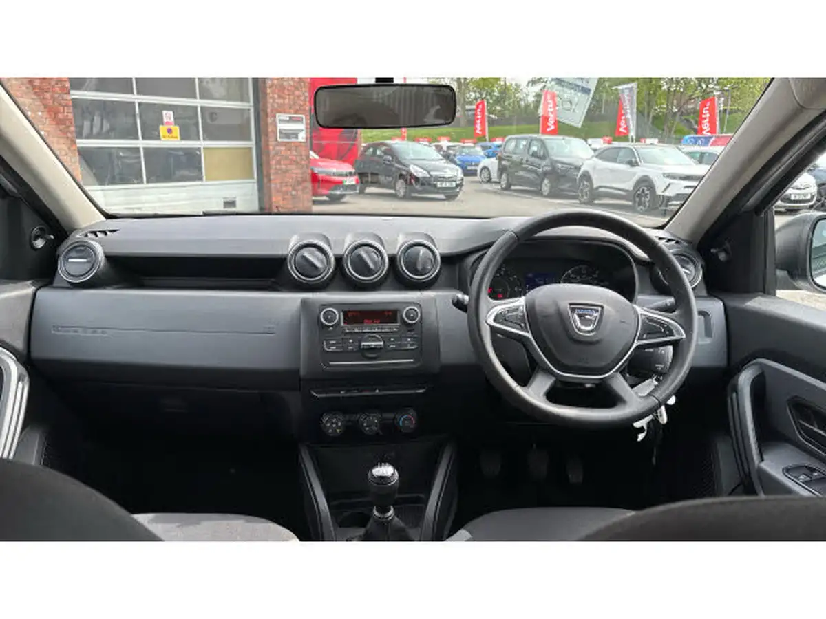 2021-dacia-duster-10-tce-essential-100bhp-ss-station-wagon-5d-big-9