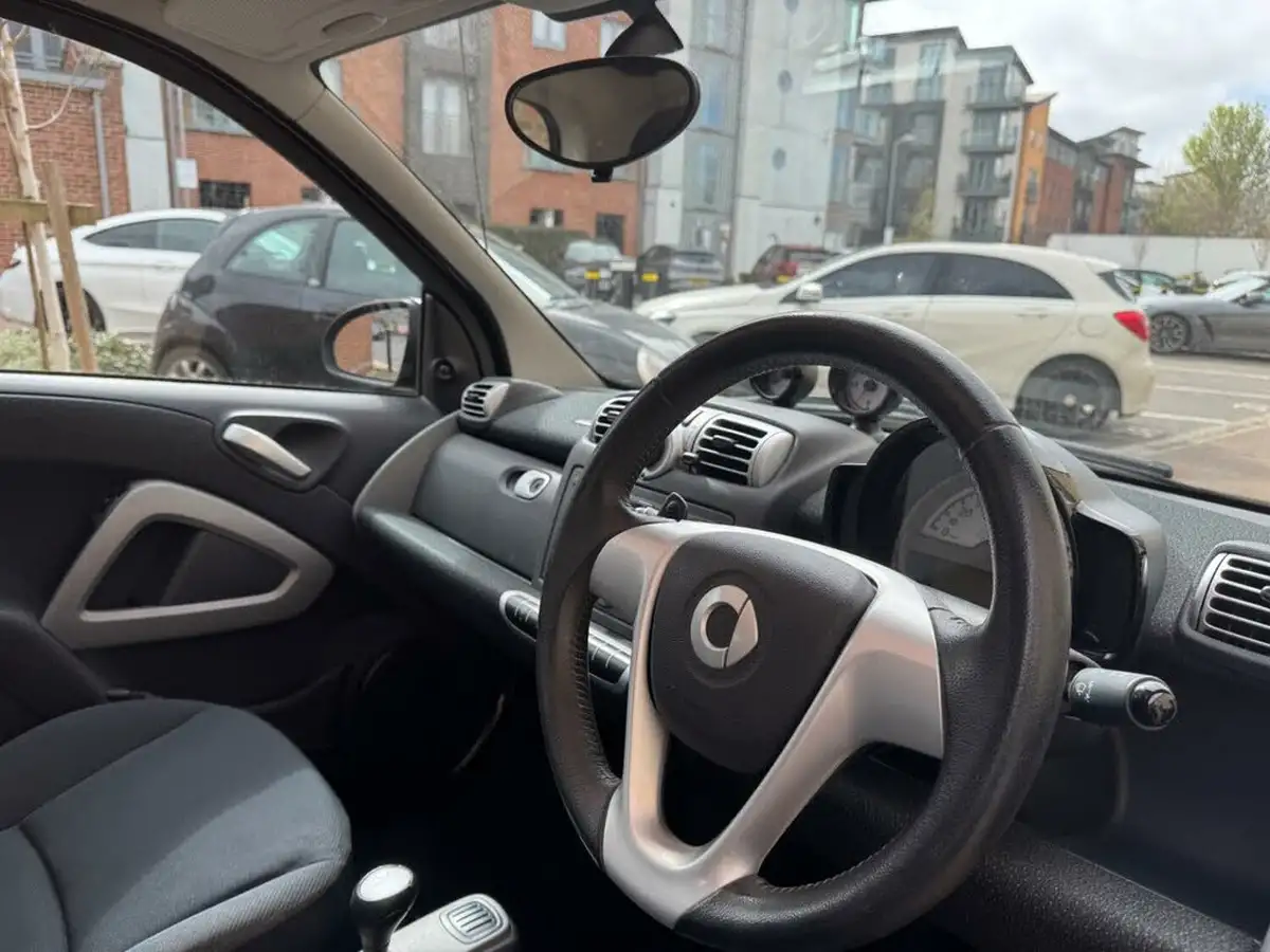2010-smart-fortwo-08td-pulse-coupe-semi-a-big-9