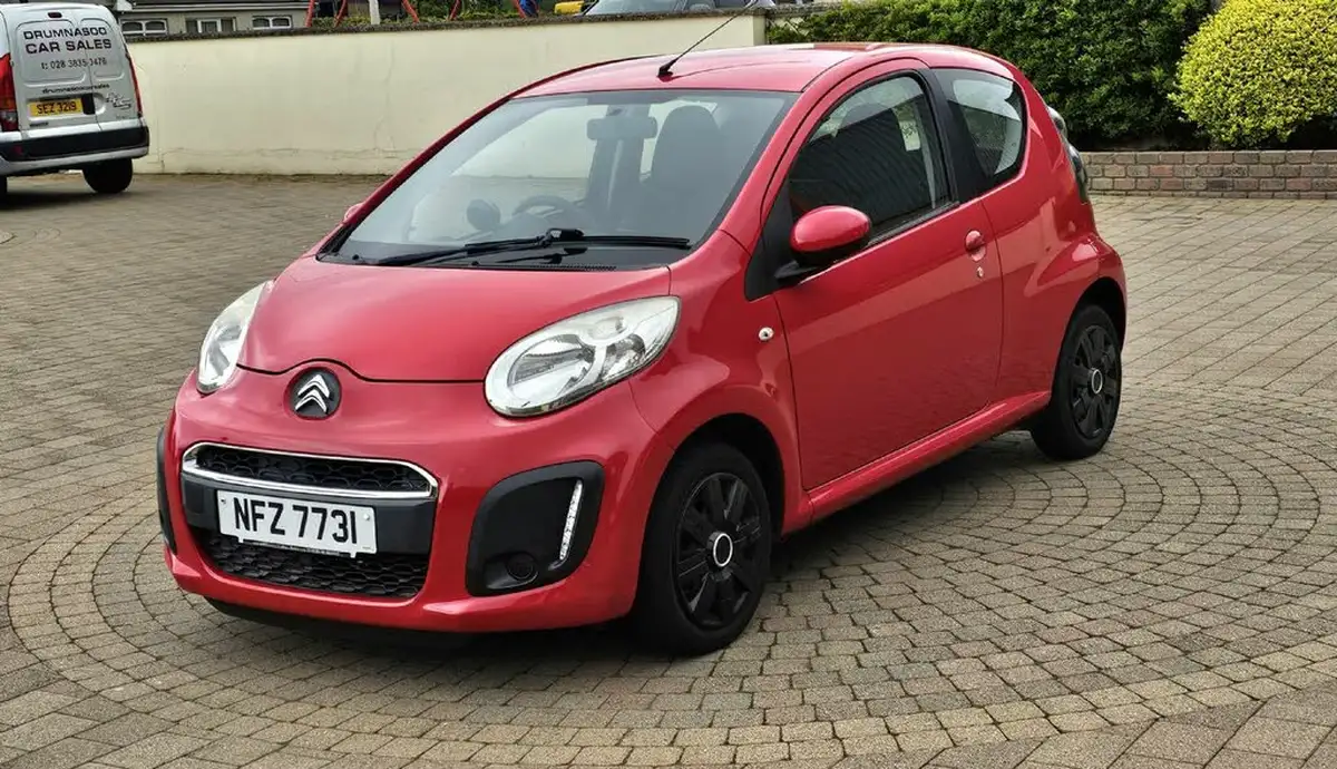 2013-citroen-c1-10-vtr-3d-big-4