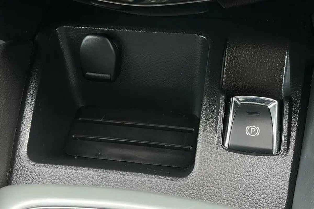 2016-nissan-qashqai-15dci-n-connecta-big-33