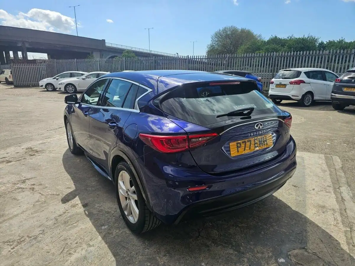 2017-infiniti-q30-16-se-156ps-business-pack-dct-big-12