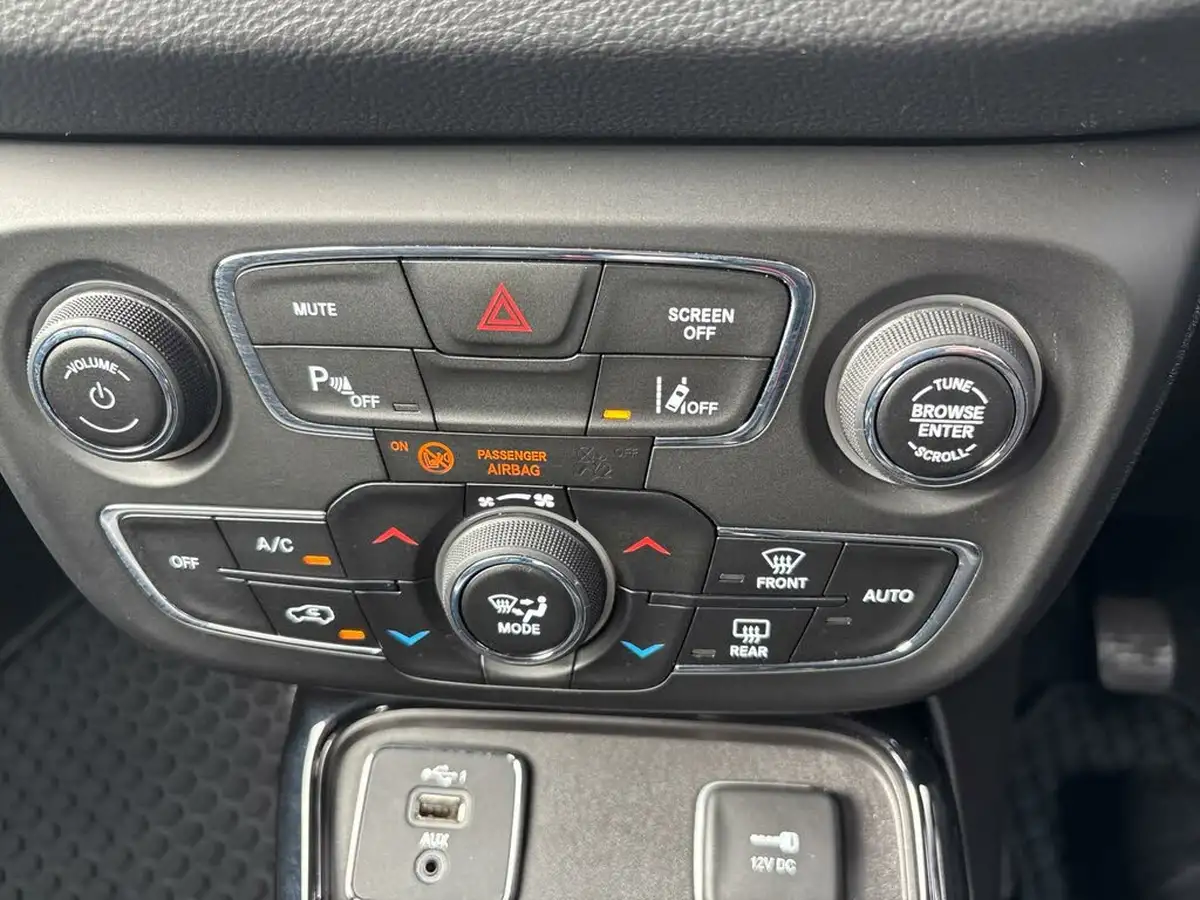 2021-jeep-compass-14-multiair-ii-night-eagle-big-37