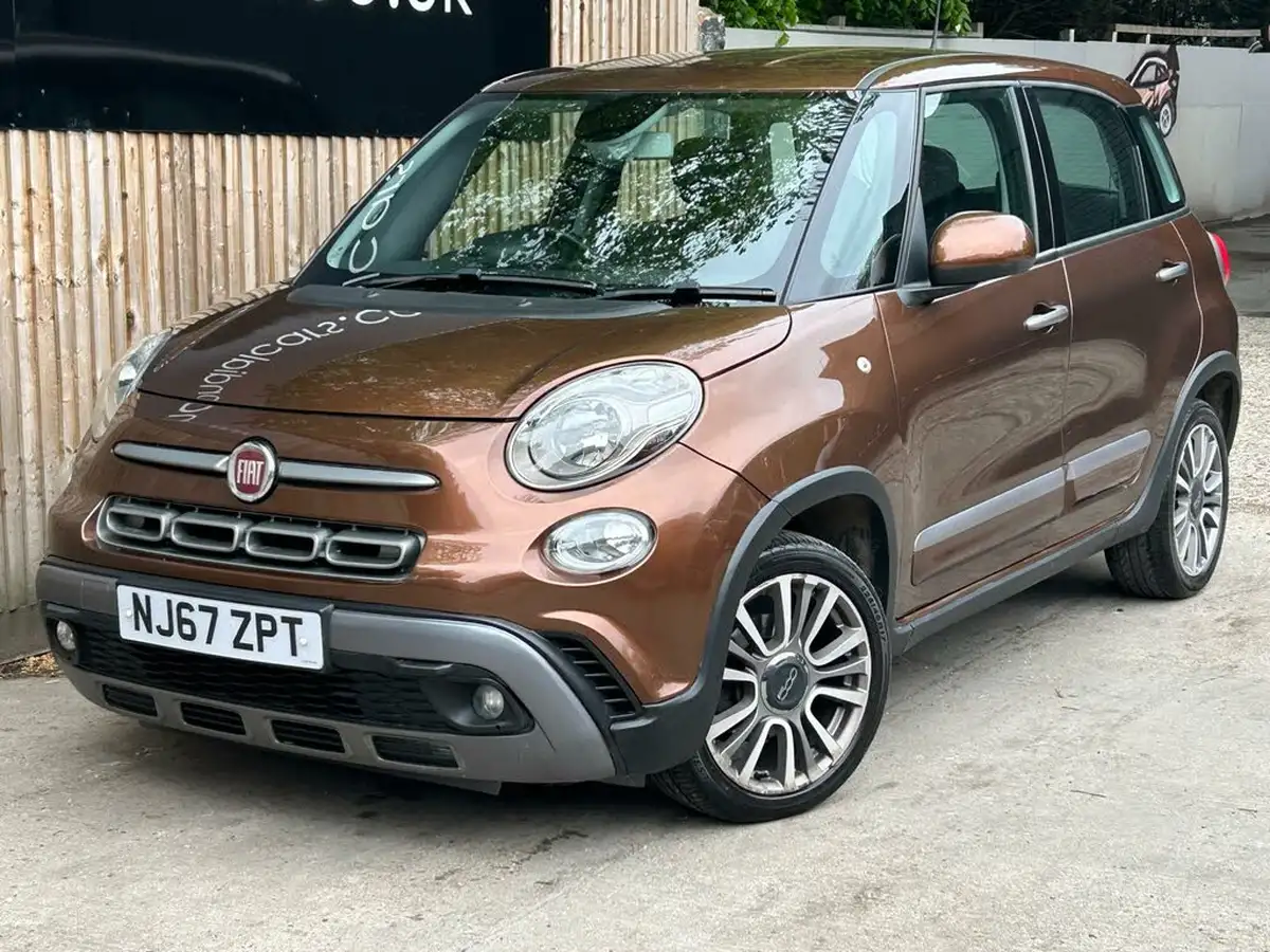 2017-fiat-500l-14-cross-big-1