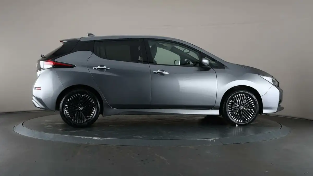 2022-nissan-leaf-e-tekna-39kwh-big-51