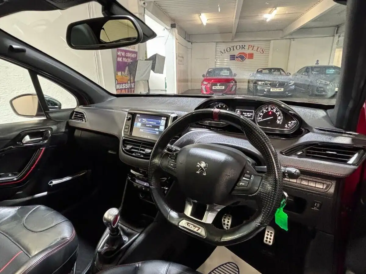 2016-peugeot-208-16-thp-gti-prestige-big-9