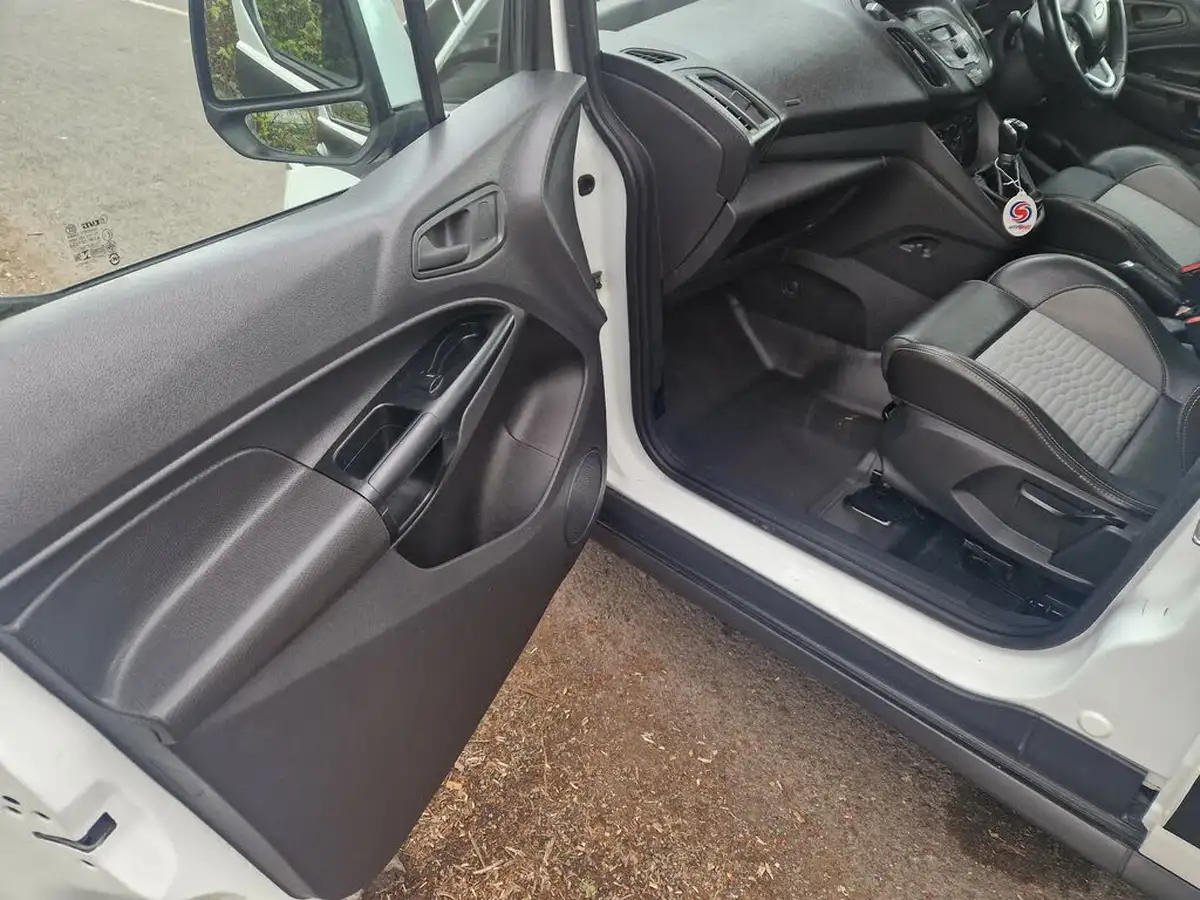 2015-ford-transit-connect-16tdci-l1-200-panel-big-7