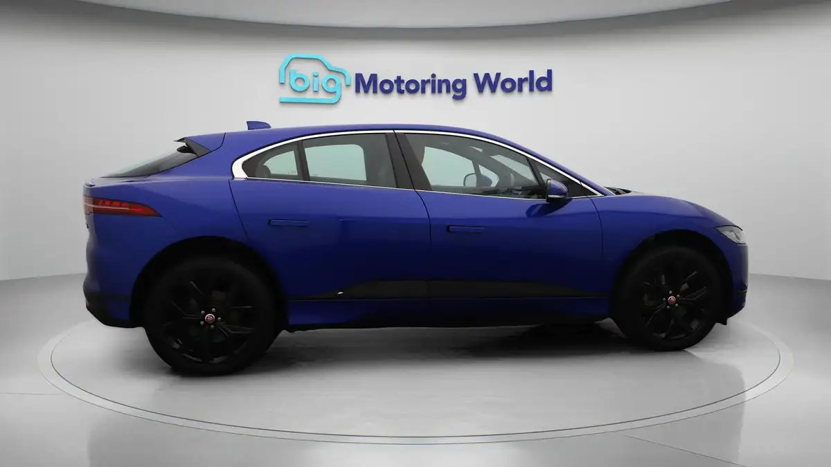 2022-jaguar-i-pace-ev400-hse-big-8