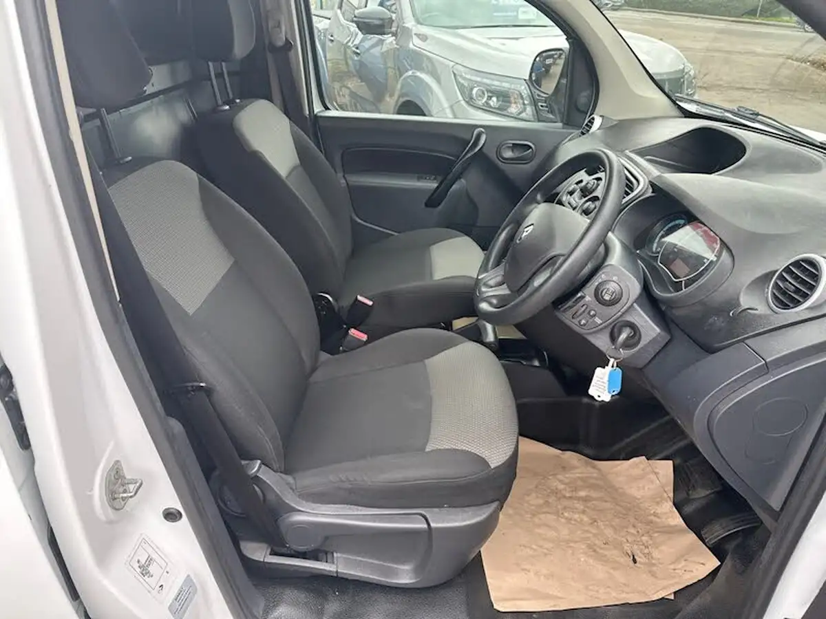 2018-renault-kangoo-maxi-e-maxi-ze33-panel-big-33