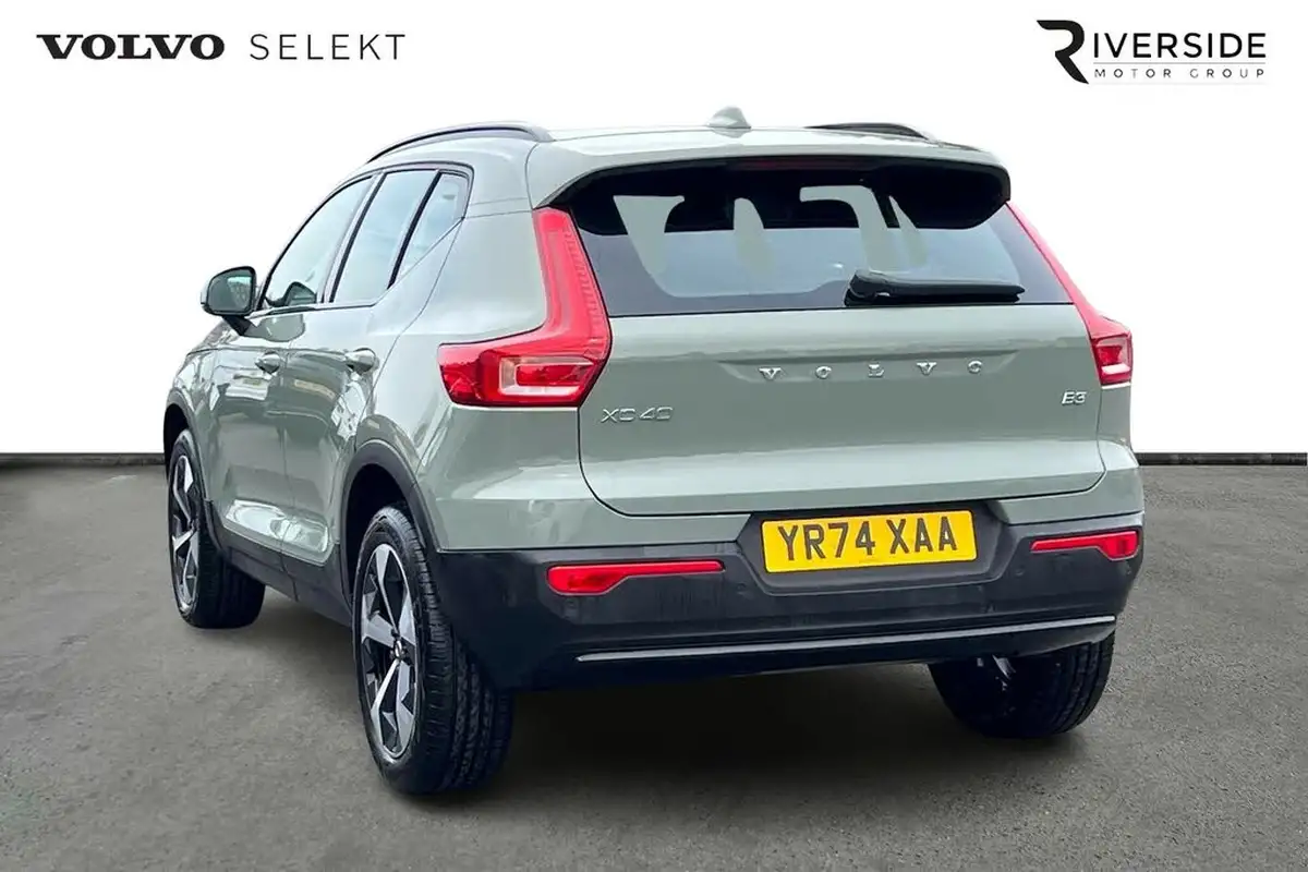 2024-volvo-xc40-20-b3-plus-big-2