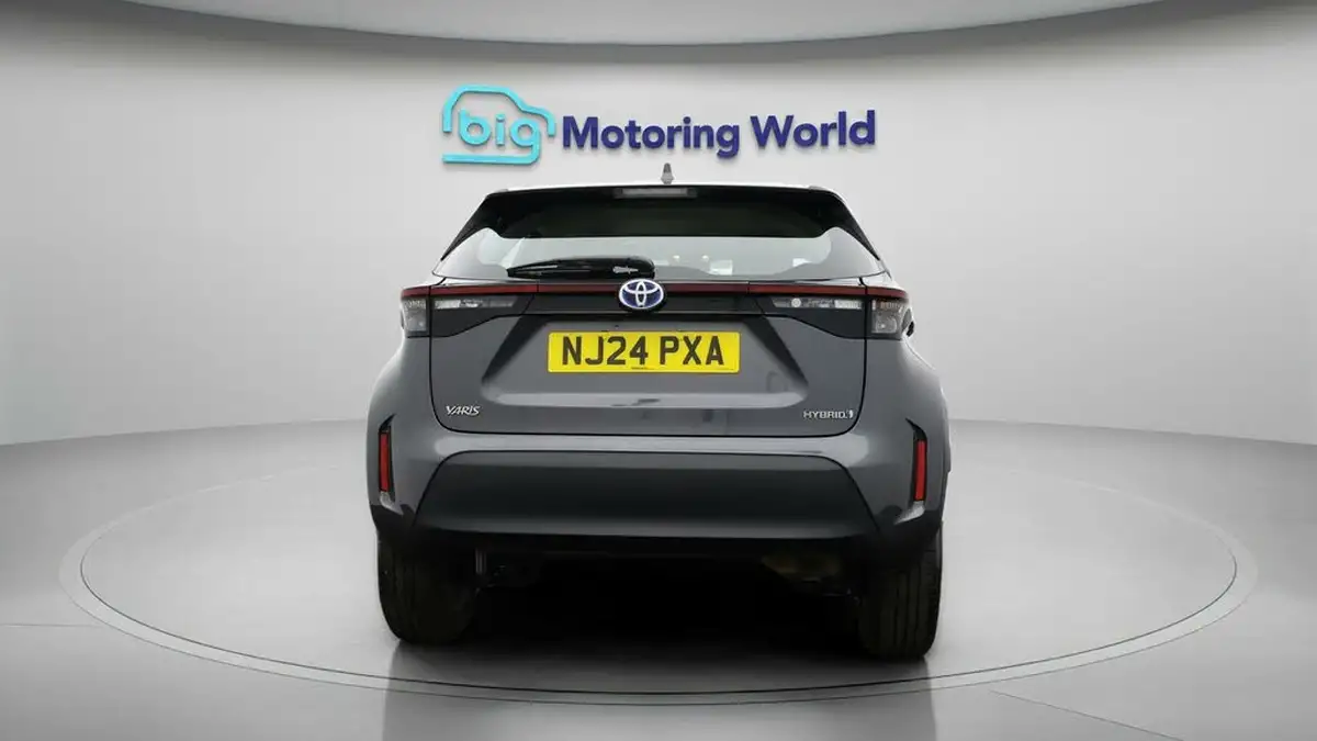 2024-toyota-yaris-cross-15-vvt-i-icon-big-5