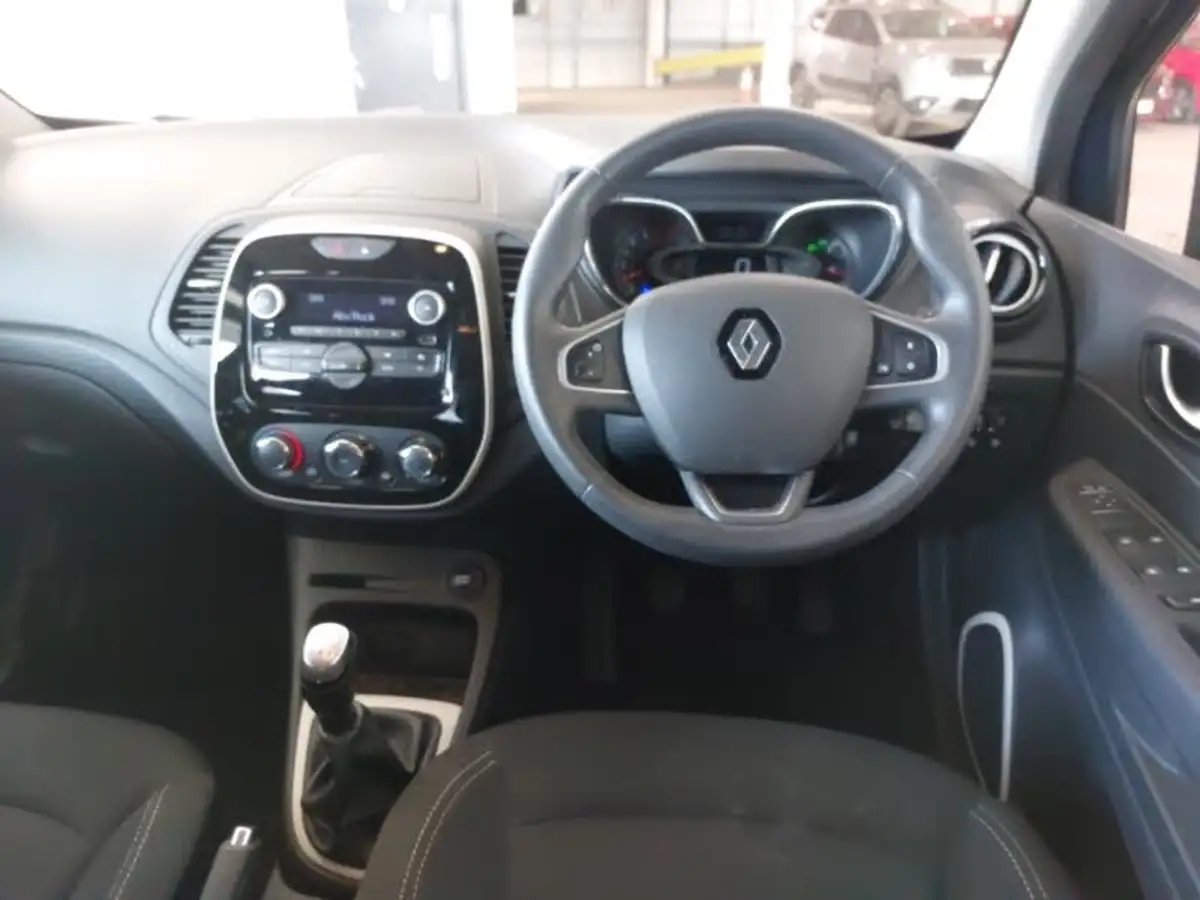 2019-renault-captur-09-tce-play-big-14