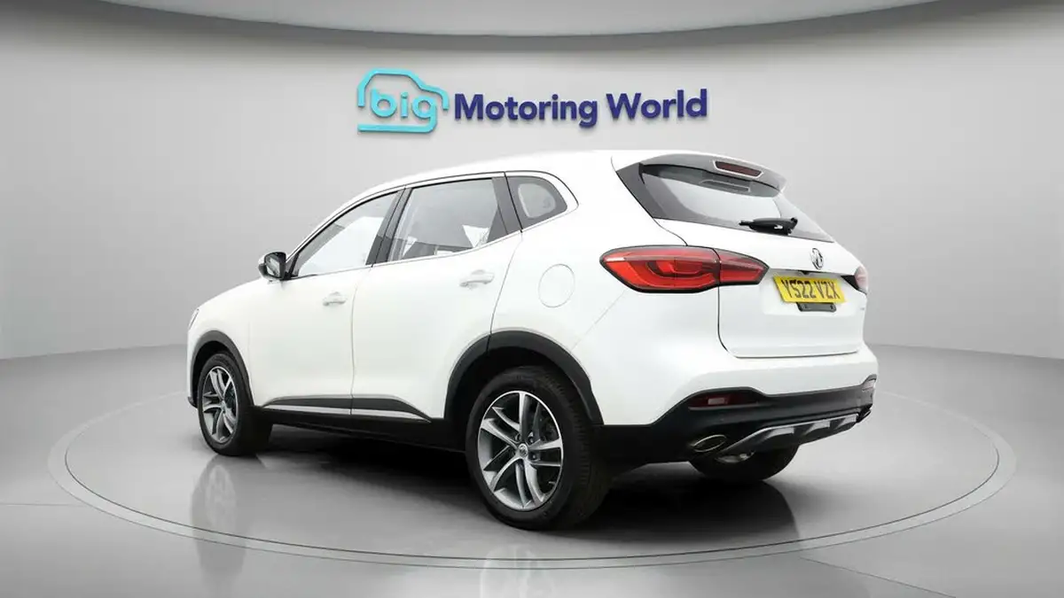2022-mg-hs-15t-gdi-exclusive-162ps-dct-big-4