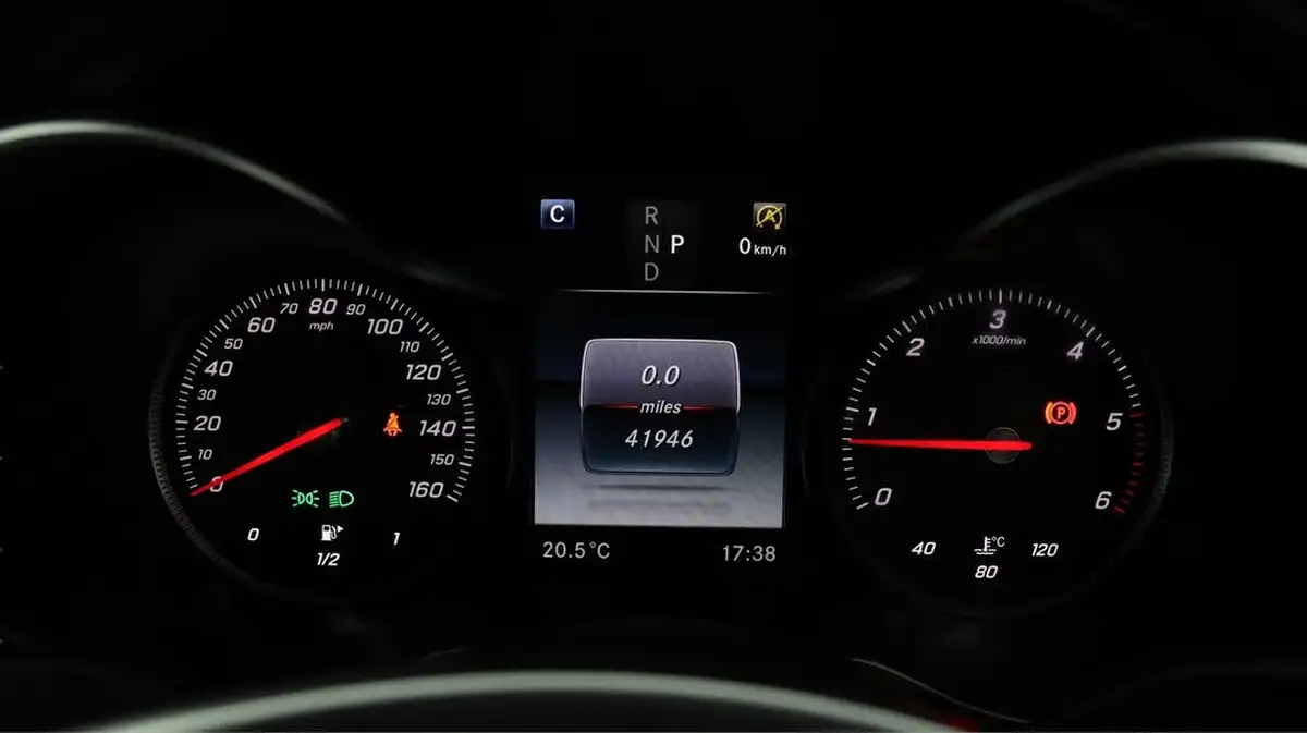 2018-mercedes-benz-c-class-21d-c220d-amg-line-ss-saloon-4d-9g-tronic-plus-big-10