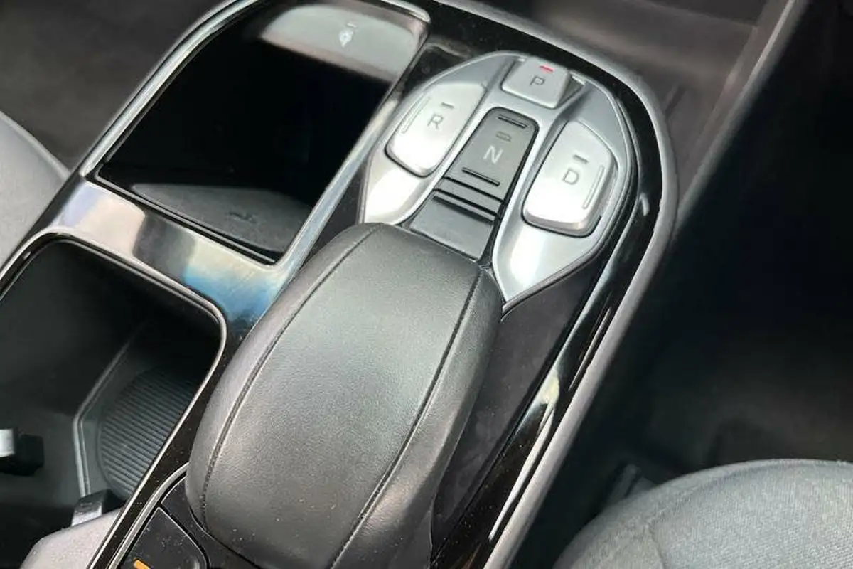 2020-hyundai-kona-e-premium-136ps-39kwh-big-33
