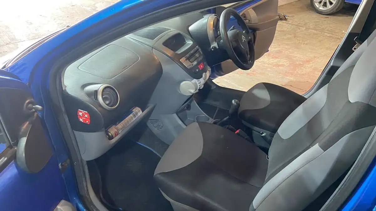 2012-citroen-c1-10-vtr-5d-big-8
