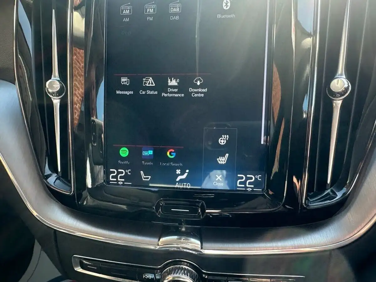 2018-volvo-xc60-20td-d4-momentum-pro-awd-geartronic-big-9