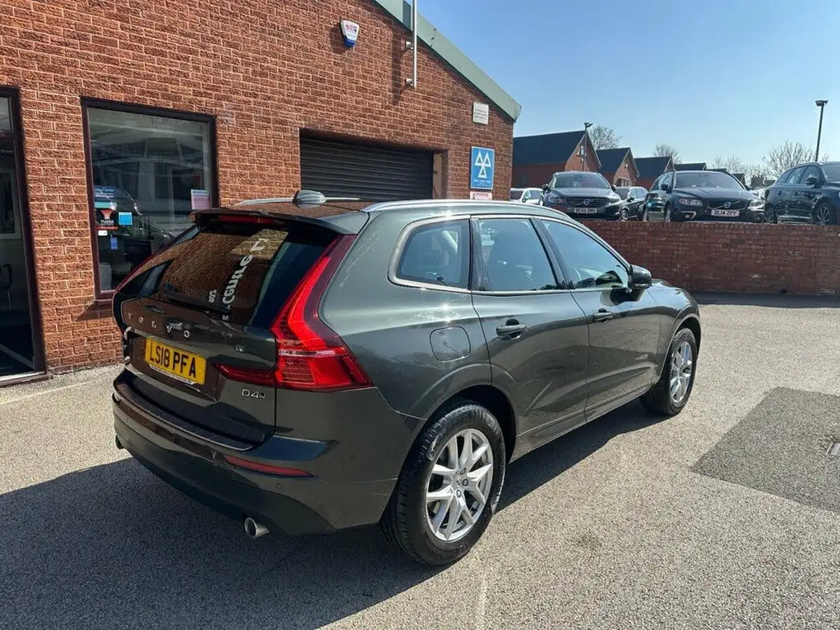 2018-volvo-xc60-20td-d4-momentum-pro-awd-geartronic-big-47