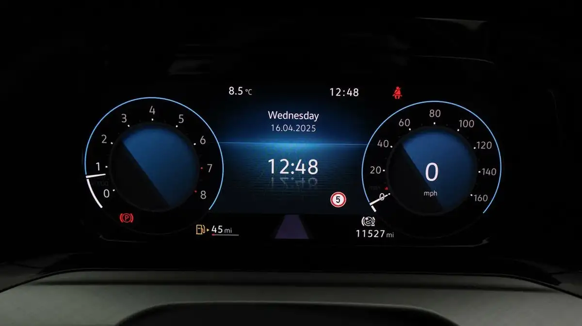 2022-volkswagen-golf-15-tsi-life-130ps-hatchback-big-9