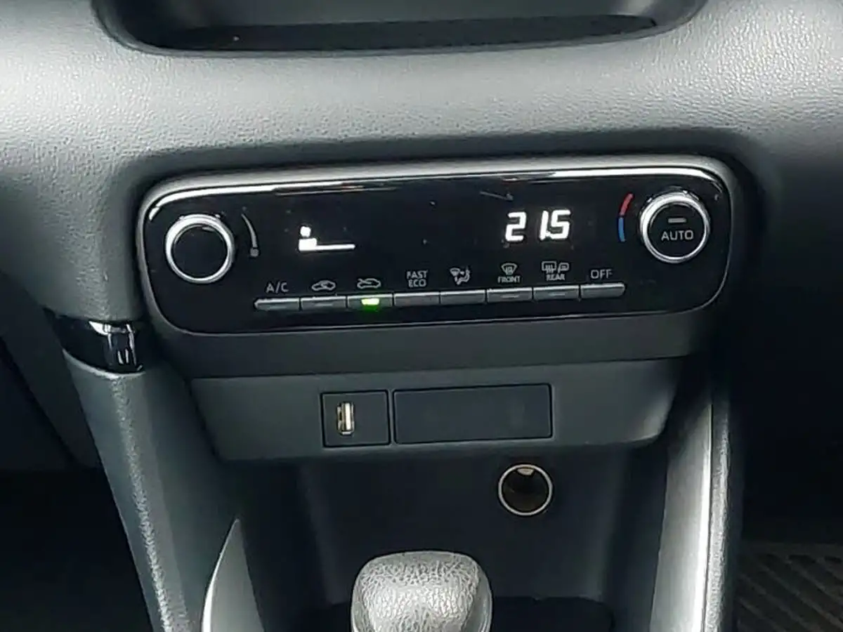 2023-toyota-yaris-15-vvt-i-icon-big-10