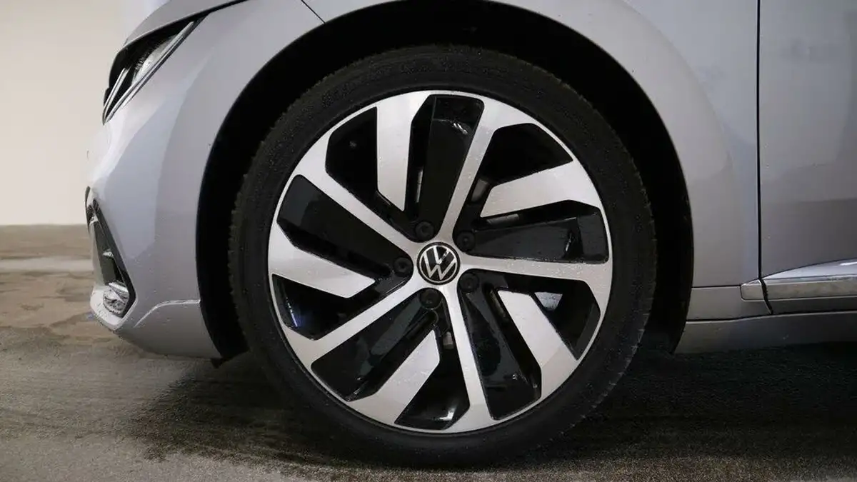 2022-volkswagen-arteon-20-tsi-r-line-fastback-big-4