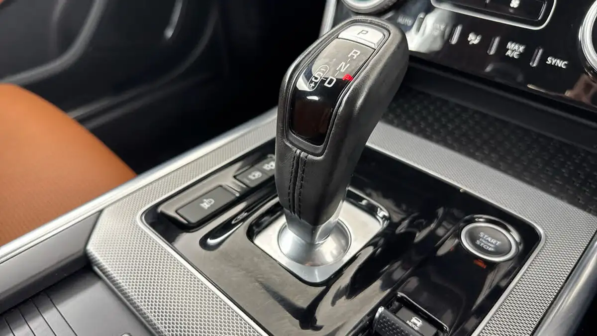2020-jaguar-xe-20i-r-dynamic-s-250ps-big-19
