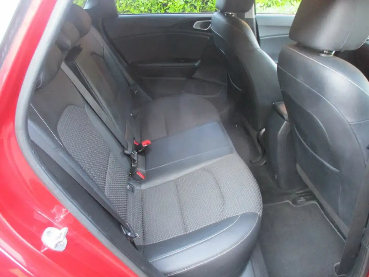 2019-kia-ceed-10-t-gdi-3-hatchback-big-23