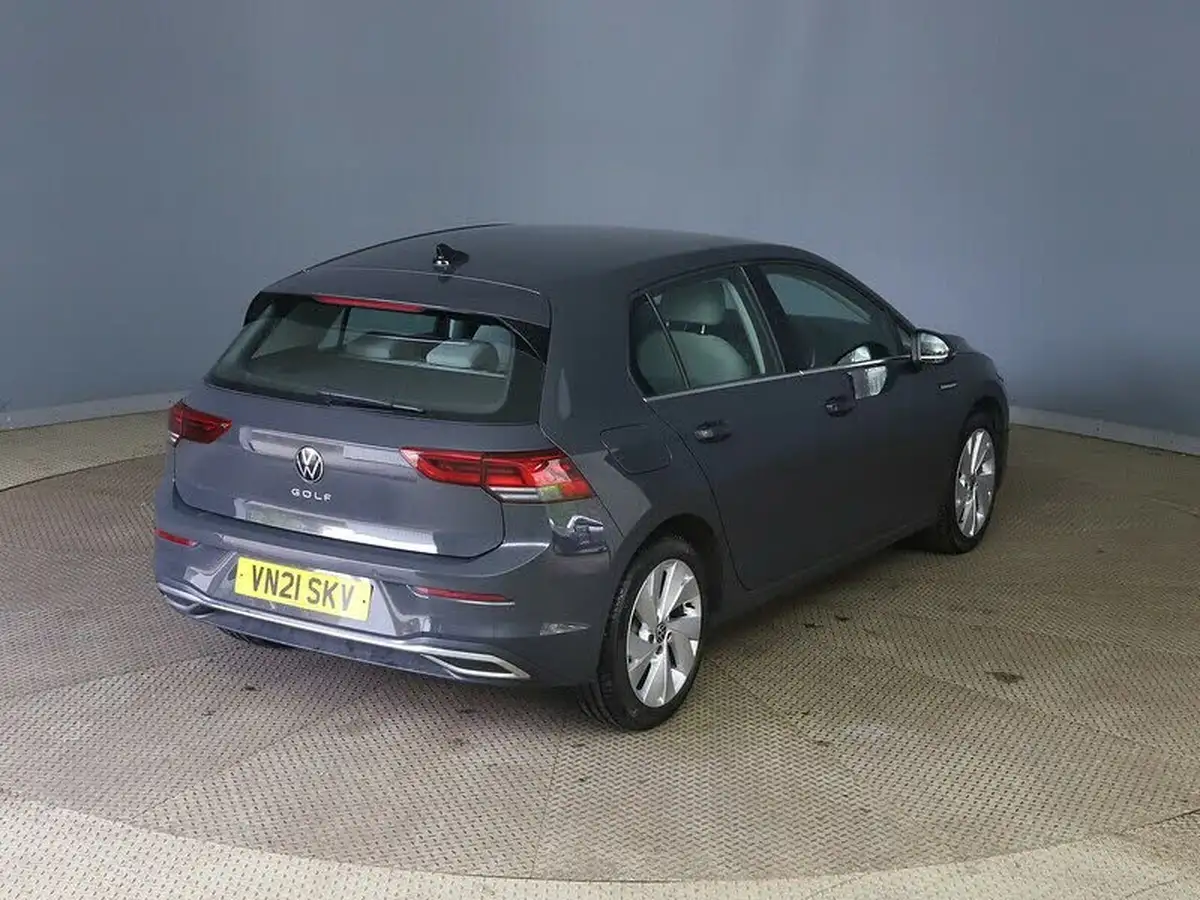2021-volkswagen-golf-15-tsi-style-130ps-hatchback-big-6