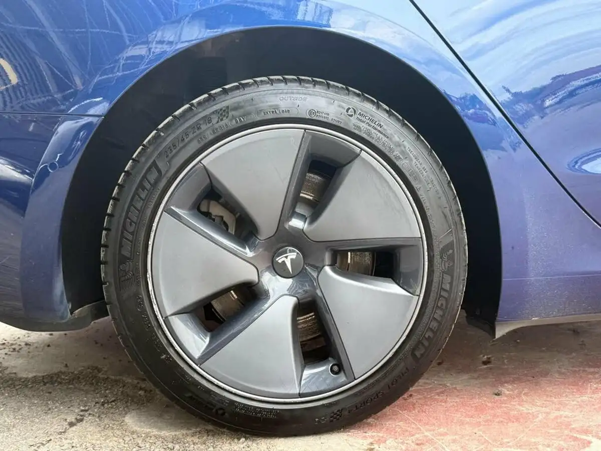 2022-tesla-model-3-e-long-range-big-11