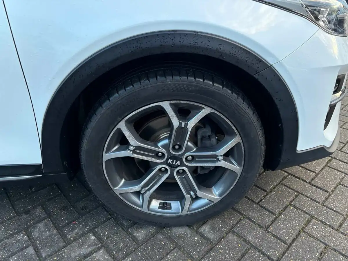 2020-kia-xceed-14-t-gdi-3-dct-big-30