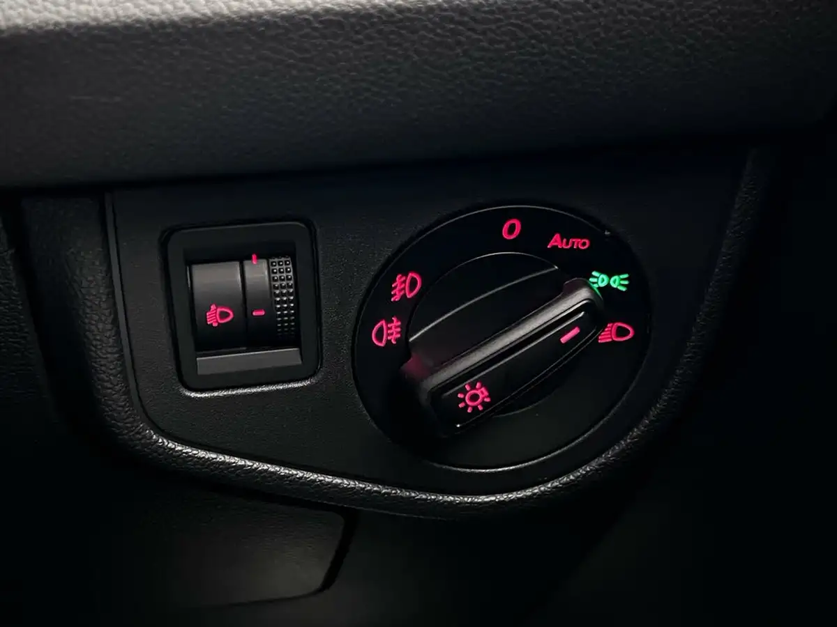2021-volkswagen-polo-10-tsi-match-dsg-big-21