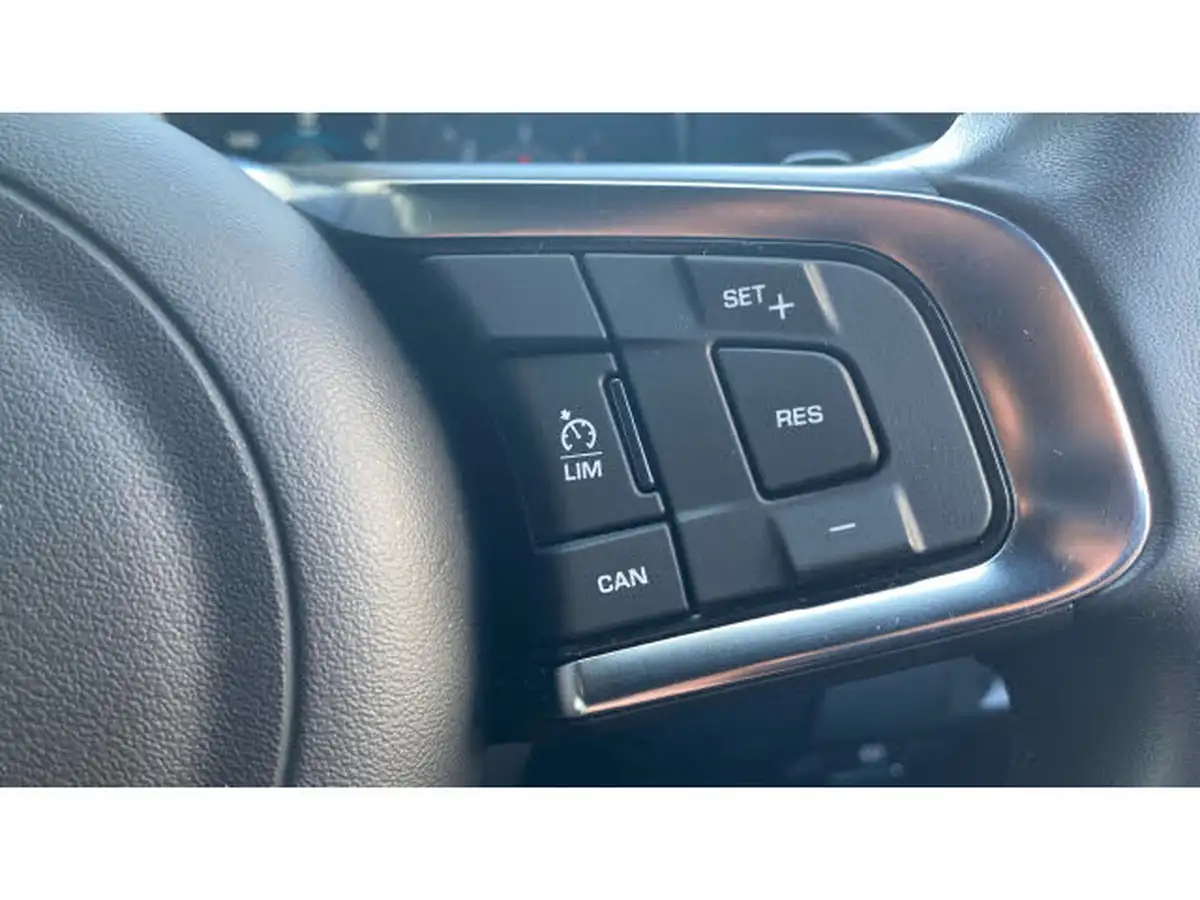 2019-jaguar-e-pace-20-i4d-r-dynamic-180ps-awd-auto-big-37