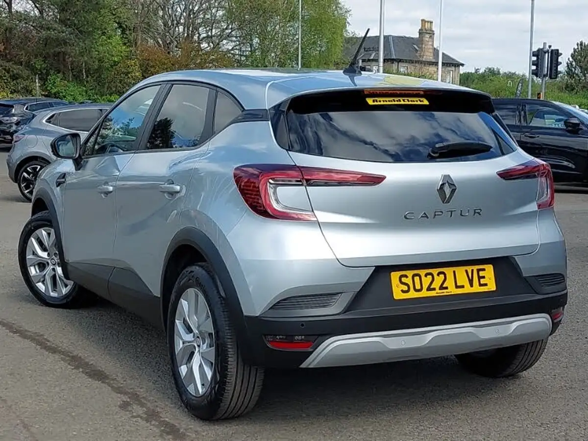 2022-renault-captur-13-tce-iconic-edition-big-1