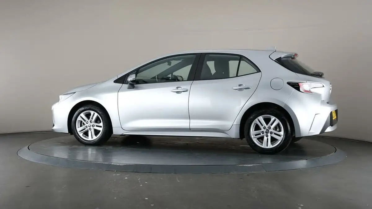 2023-toyota-corolla-18-vvt-i-icon-120bhp-trk-hatchback-5d-big-70