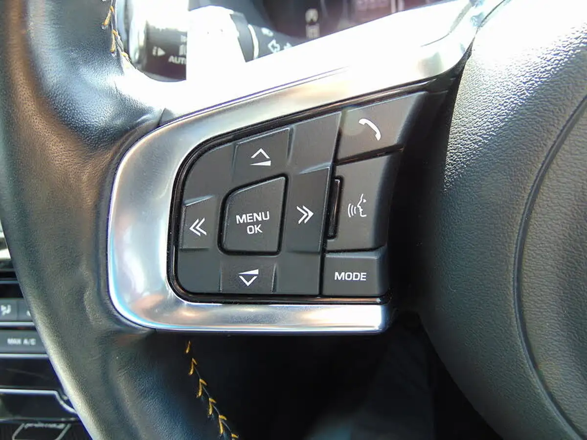 2019-jaguar-xe-20i-300-sport-big-29