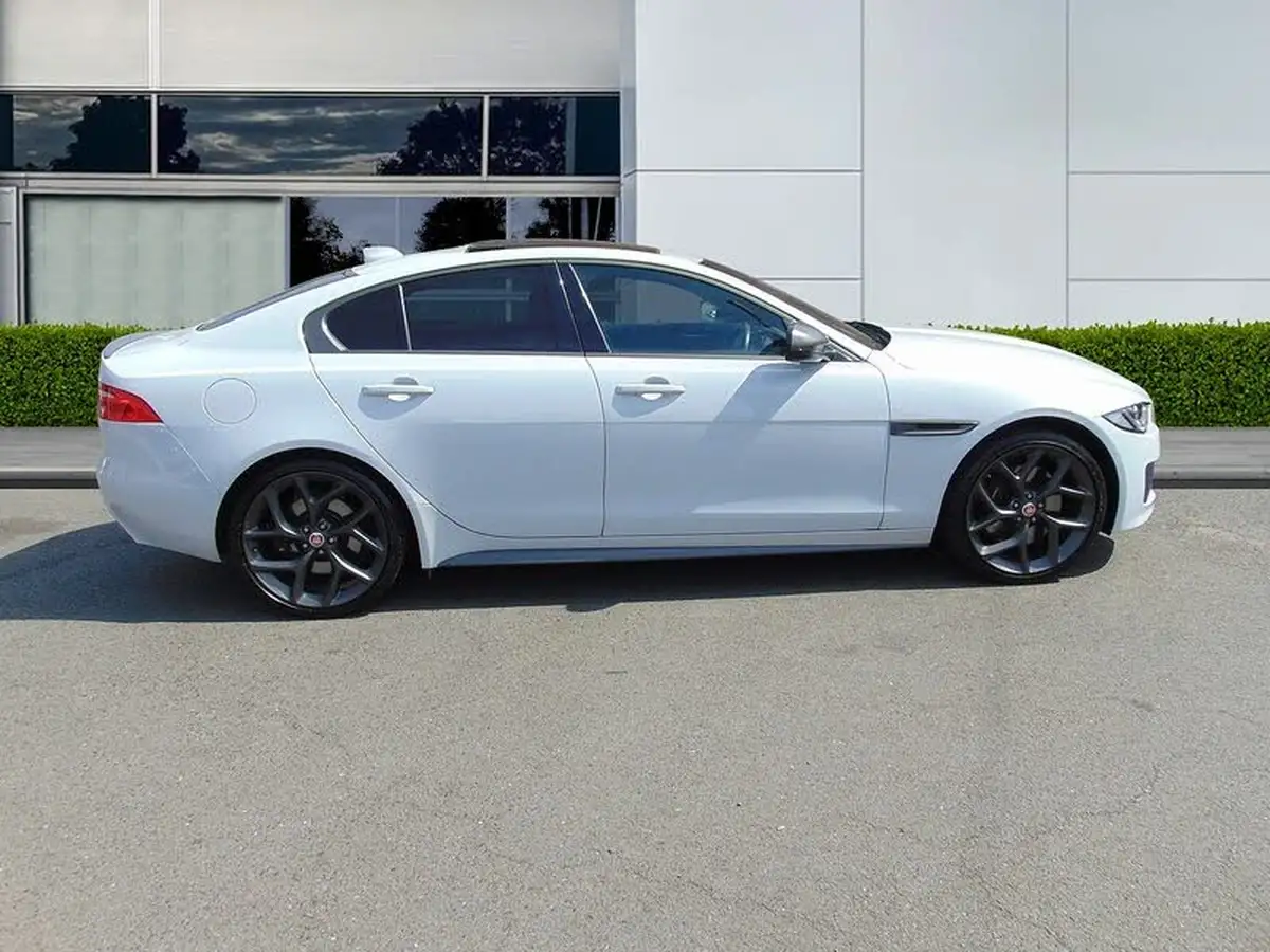 2019-jaguar-xe-20i-300-sport-big-8
