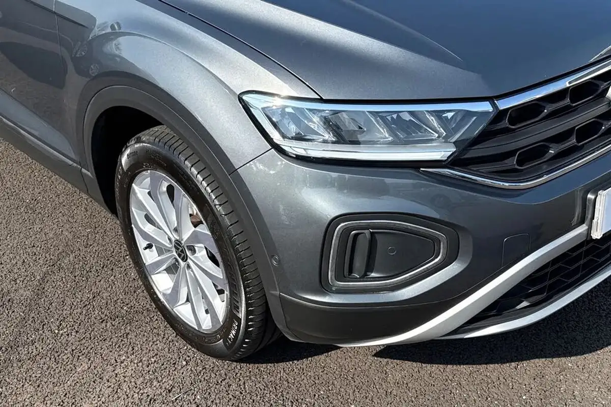 2022-volkswagen-t-roc-10-tsi-life-big-8