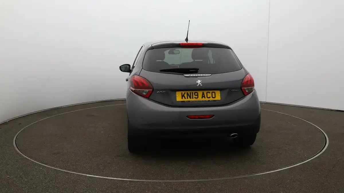 2019-peugeot-208-12-puretech-gt-line-110bhp-big-51
