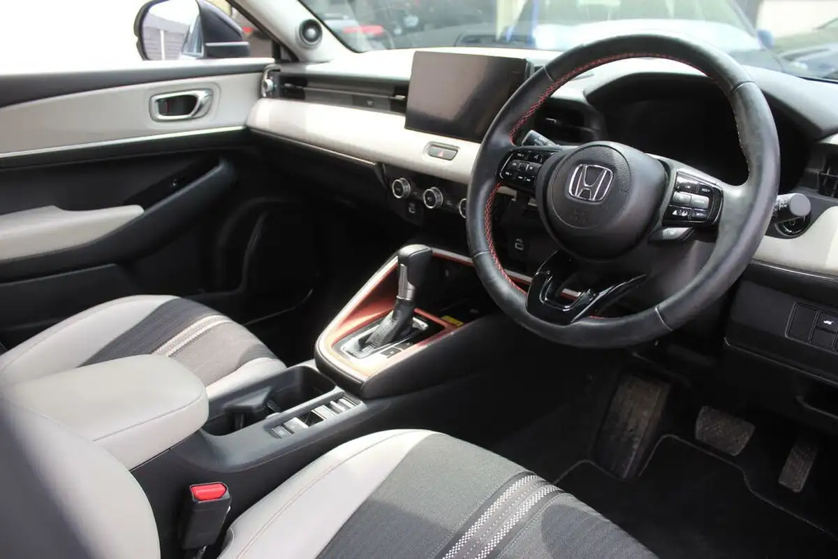 2022-honda-hr-v-15-i-mmd-advance-style-big-26