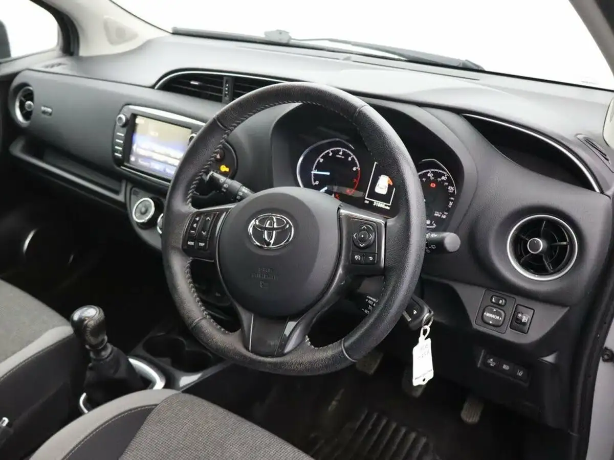 2020-toyota-yaris-15-vvt-i-y20-111bhp-1496cc-big-8