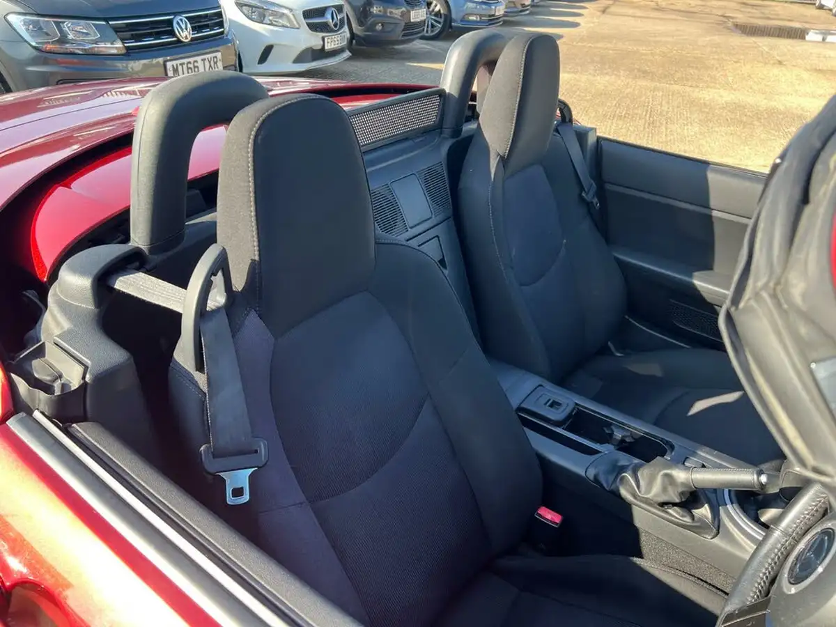 2014-mazda-mx-5-18-roadster-se-big-11