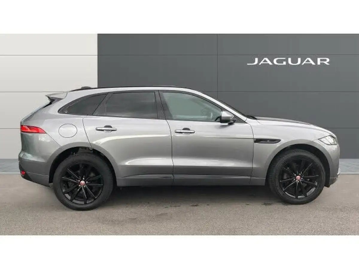 2019-jaguar-f-pace-20-i4d-chequered-flag-180ps-big-4