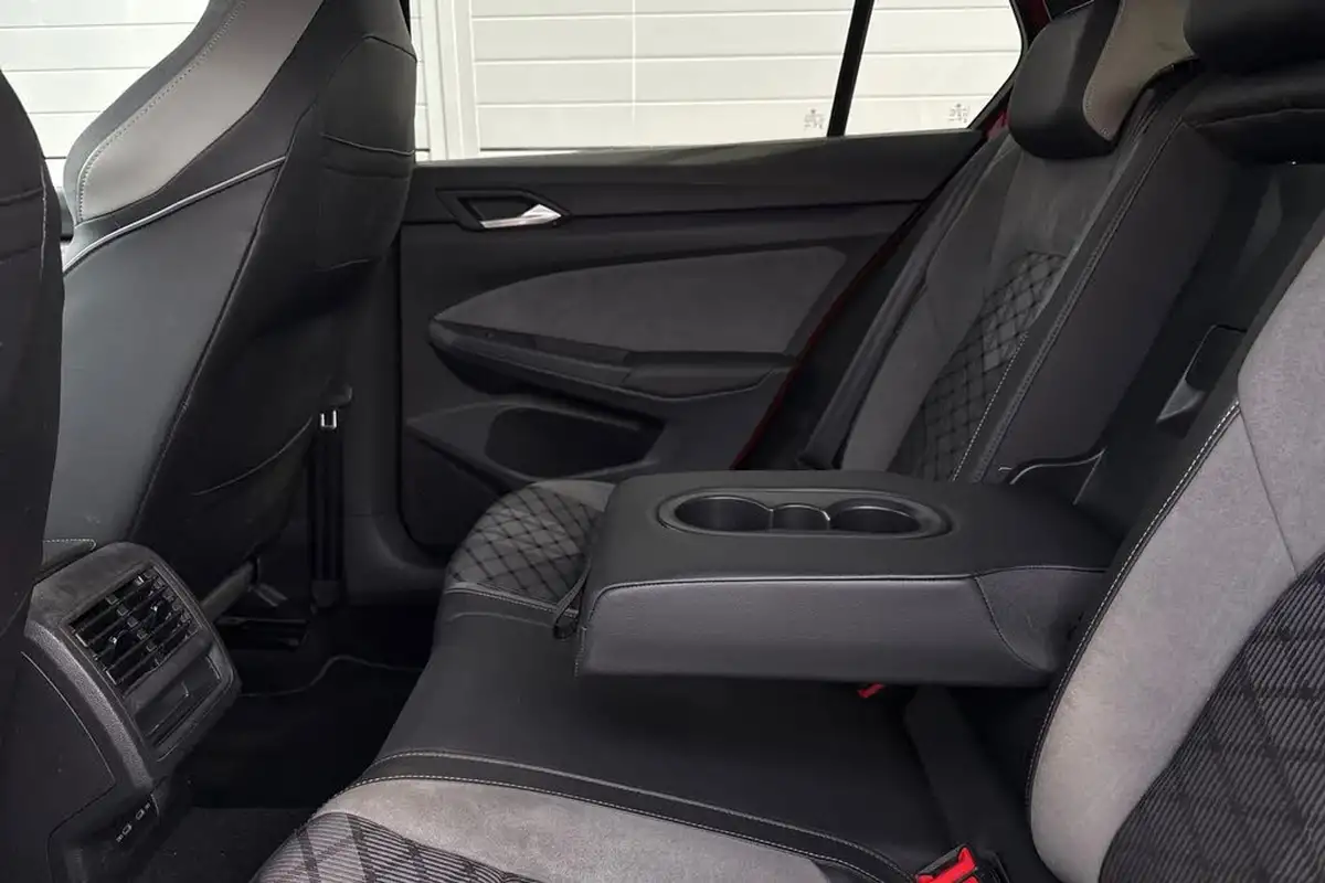 2022-volkswagen-golf-15-etsi-r-line-150ps-hatchback-big-34