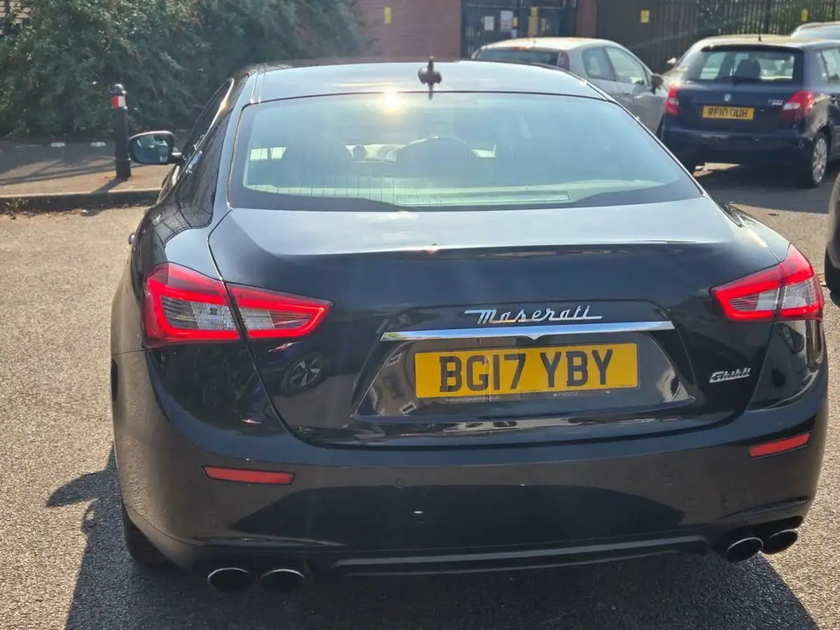2017-maserati-ghibli-30td-big-13