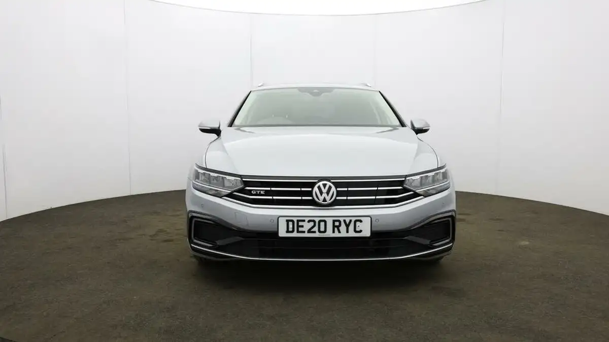 2020-volkswagen-passat-14-tsi-gte-estate-5d-big-33