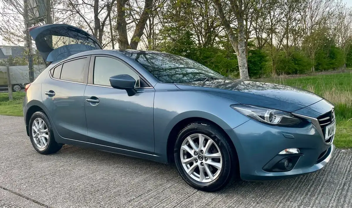 2014-mazda-mazda3-20-se-l-nav-hatchback-5d-big-5